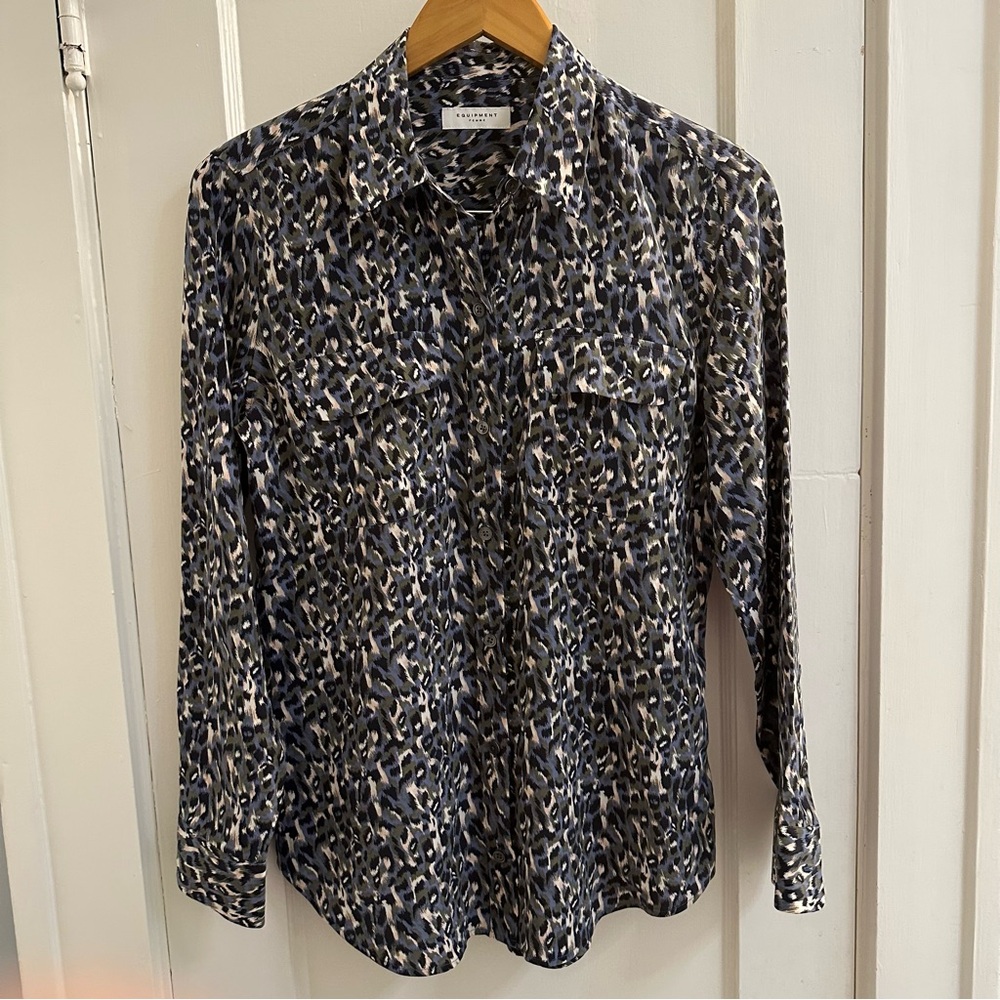 Equipment Femme Women's Silk Long Sleeve Button Down Blouse Animal Print Small